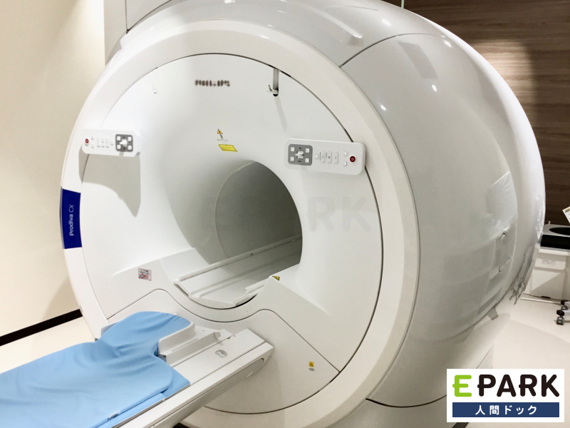 頭部MRI/MRA検査では、脳梗塞や未破裂脳動脈瘤などのリスクを調べます。