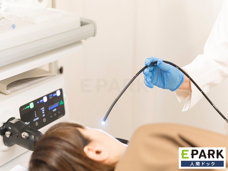 内視鏡検査では、がんやポリープなどの病変が疑われる所見をリアルタイムに検出する、内視鏡画像診断支援システムの機器を導入しています。