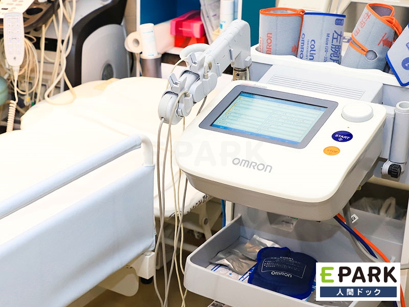 血圧脈波検査で動脈硬化の度合いや血管に狭窄や閉塞がないかを調べます。